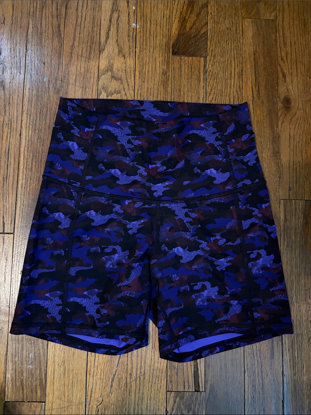 Lululemon Wunder Short 5" (Full-On Luxtreme) Size 6